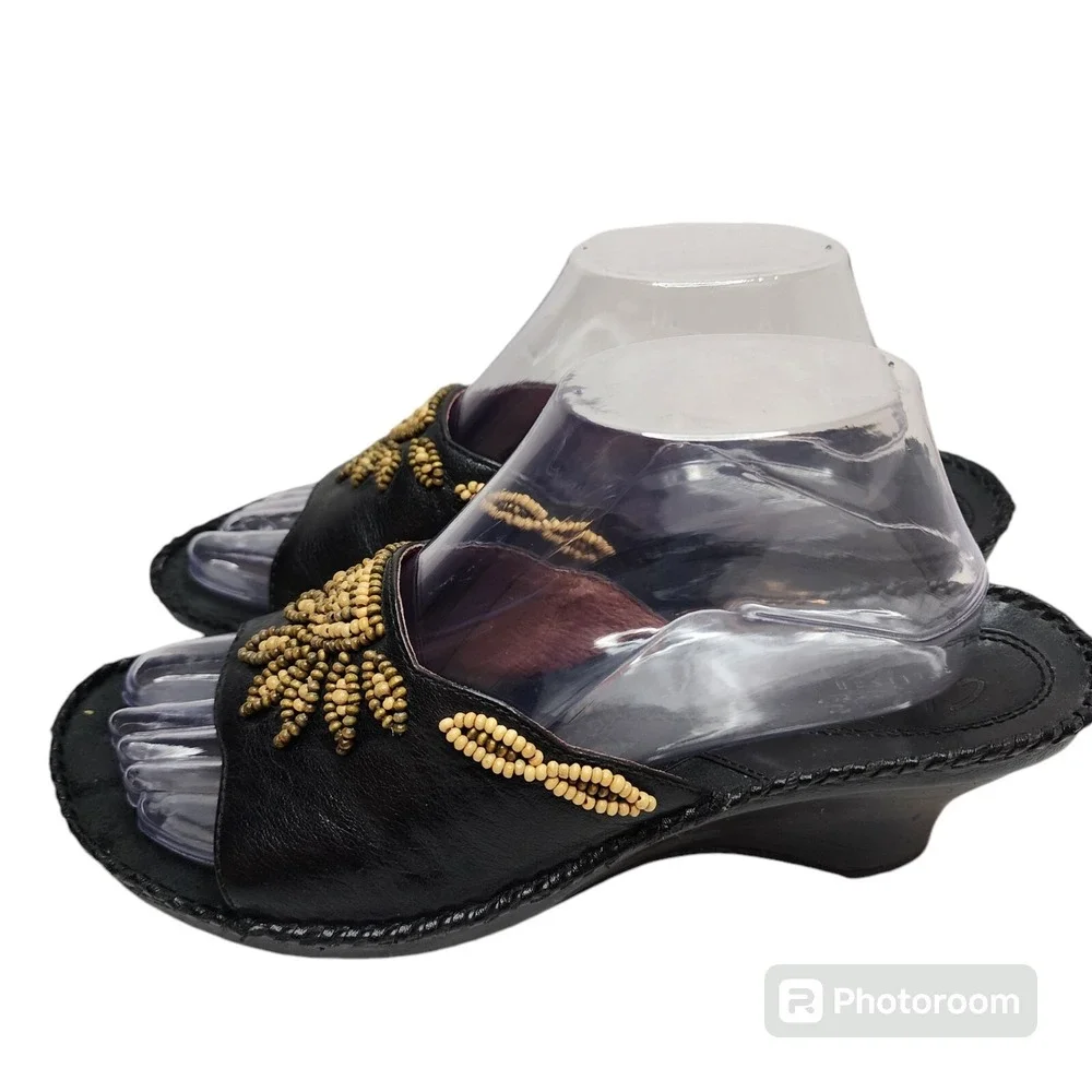 Clarks Artisan Womens‎ Sz 9 Black Leather Beaded Wedge Slide Sandals 2 Inch Heel